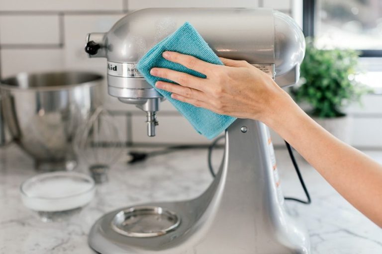 How to Clean a Stand Mixer